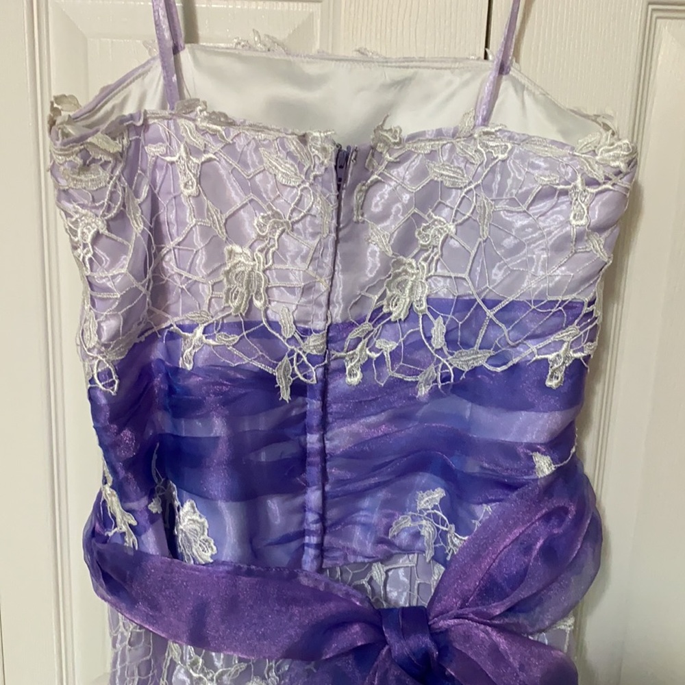 Beautiful dress - Picture 4 of 5